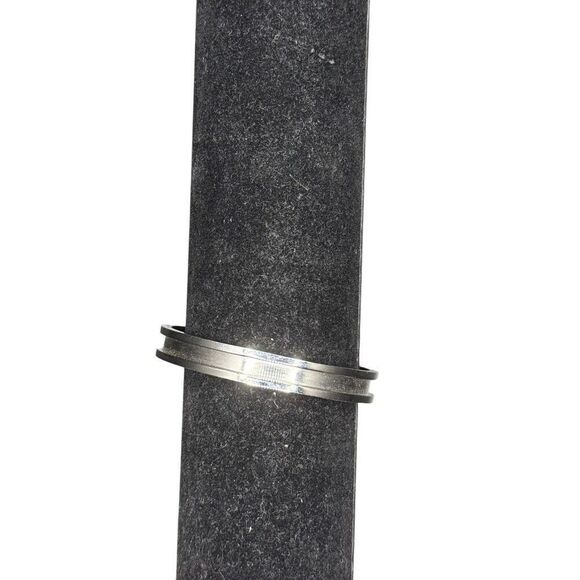 Silver bracelet that hides your hair tie - Picture 1 of 5